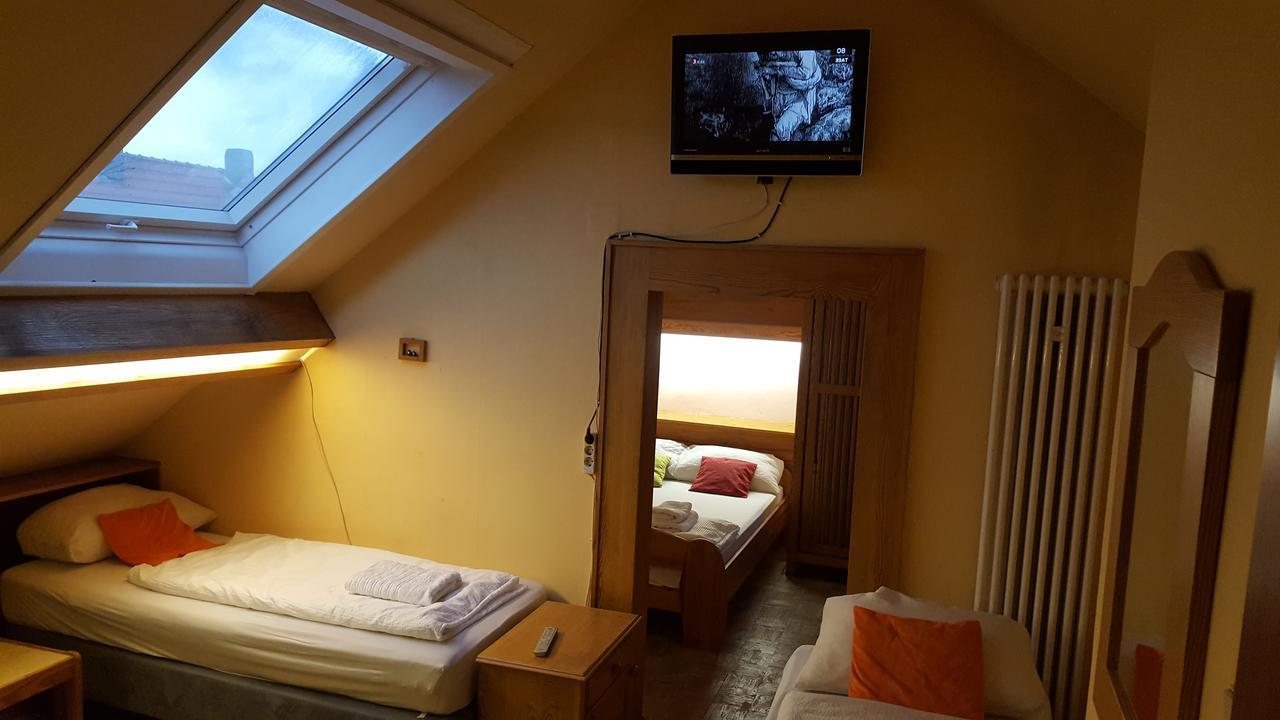 Kansakar Hotel Kaiserslautern Esterno foto