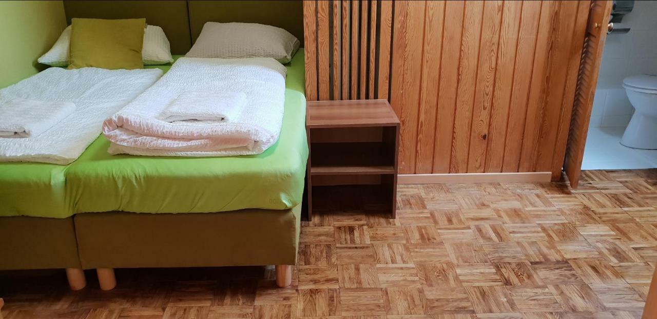 Kansakar Hotel Kaiserslautern Esterno foto